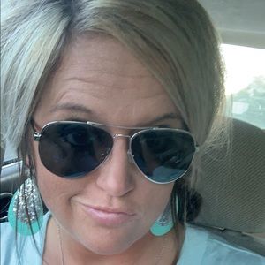 Meet your Posher, Whitney